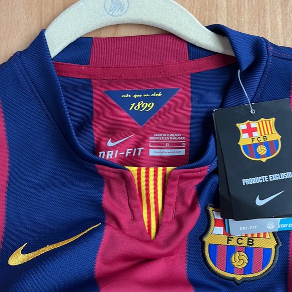 Nike women’s size L Dri-Fit FC Barcelona Futbol Jersey - Picture 4 of 4